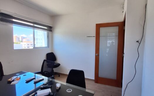 🏢✨ ¡ALQUILER DE LOCAL PARA OFICINA EN EVARISTO MORALES! – OPORTUNIDAD ÚNICA ✨🏢